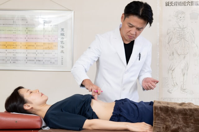 院長の鍼灸施術