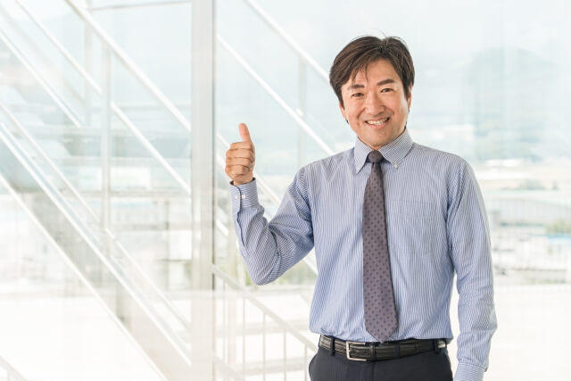 笑顔の男性